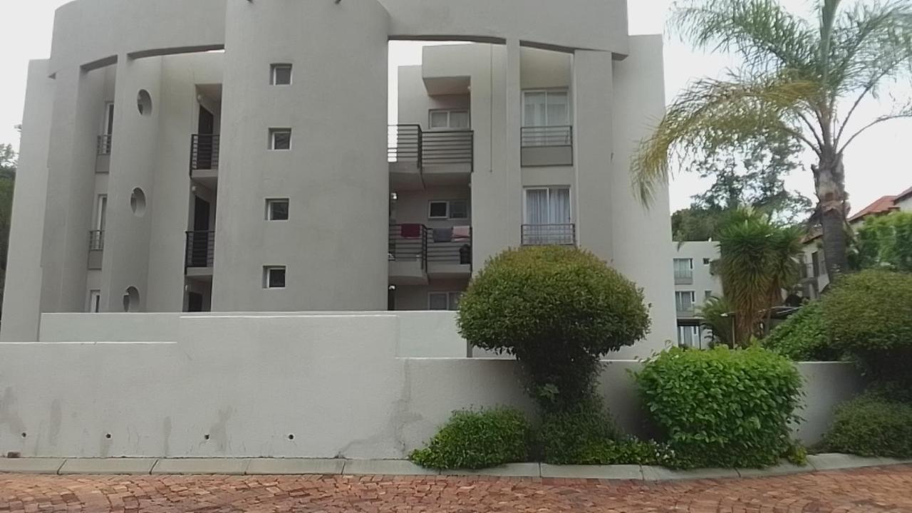The Apartment On Katherine Street In Central Sandton Johannesburg Exterior photo